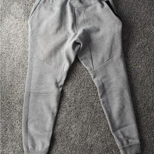 American eagle joggers
Small tall
Gray